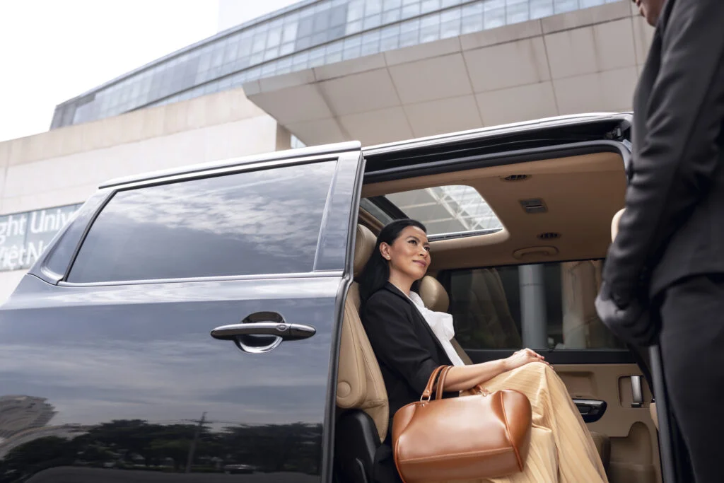 Why You Should Hire a Chauffeur for Airport Transfer